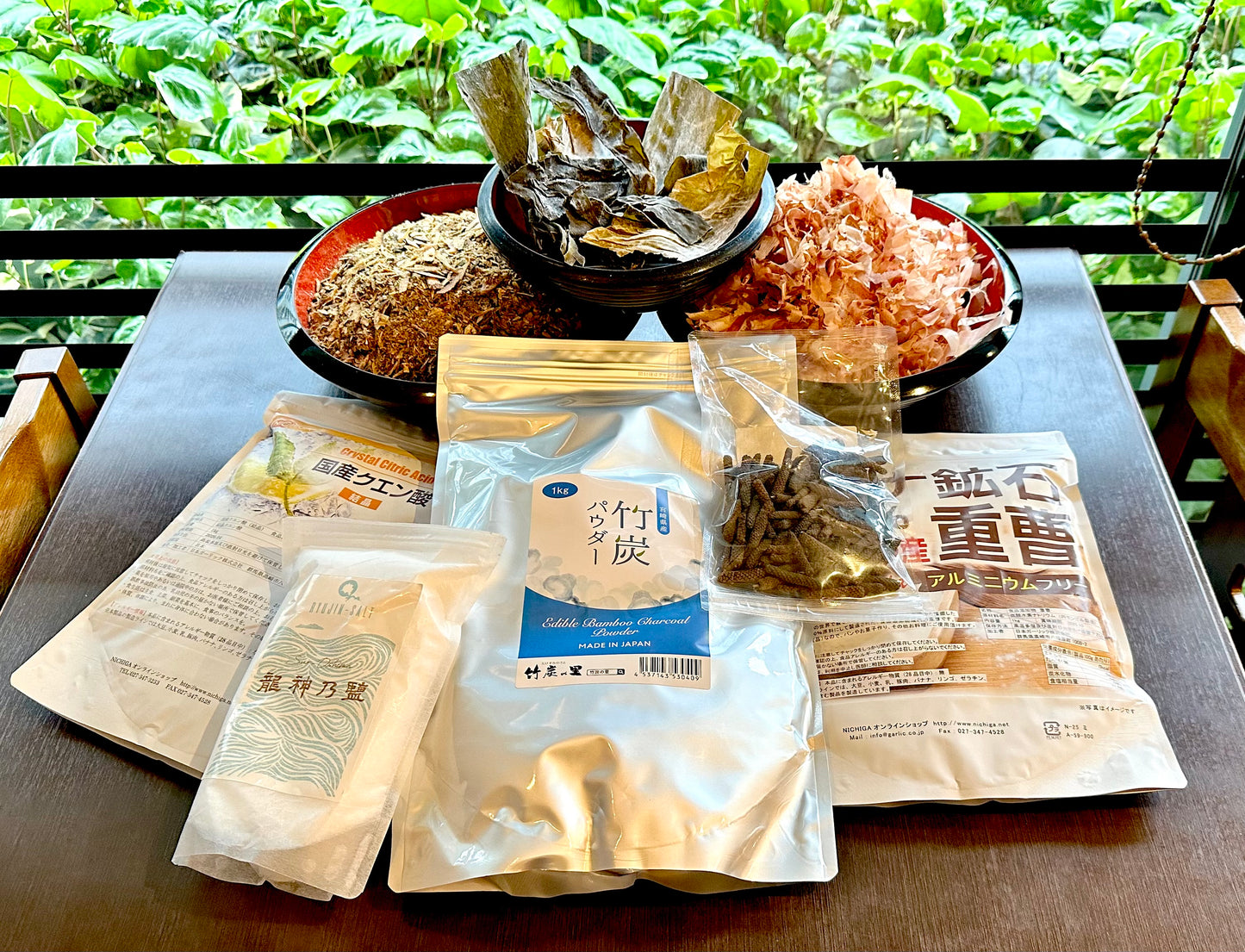 めぐりだし 巡〜dashi〜 竹炭入りのお出汁 2周年記念ノベルティ付き【先着順】
